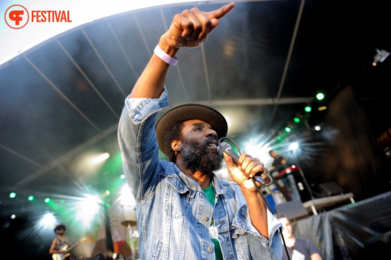 Cody ChesnuTT op Welcome To The Village 2017 - Vrijdag foto