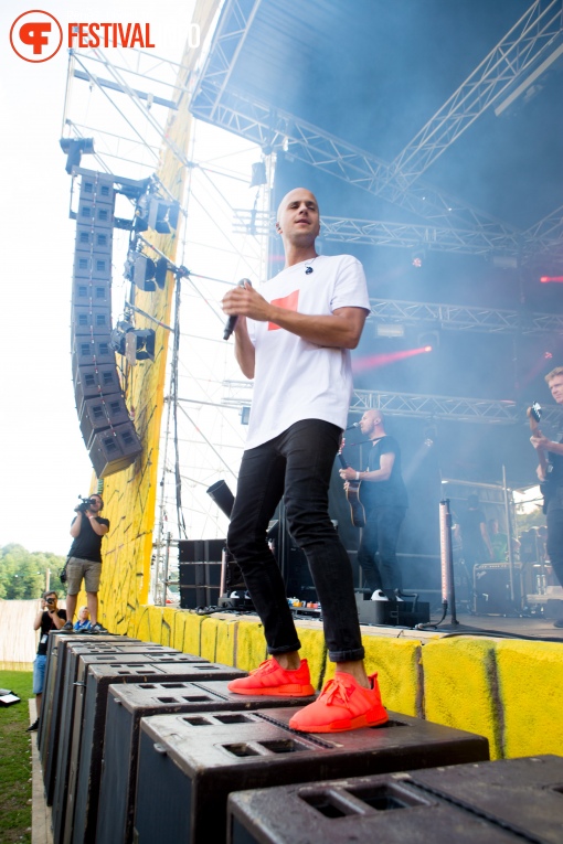 Milow op Fields of Joy 2017 foto