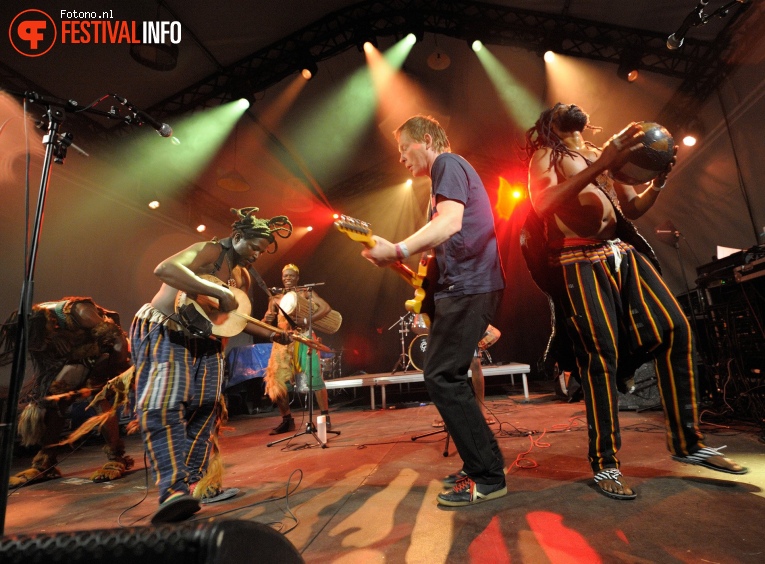 King Ayisoba op Welcome To The Village 2017 - Zaterdag foto