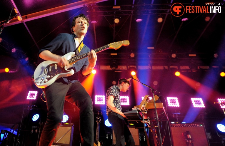 Franz Ferdinand op Welcome To The Village 2017 - Zaterdag foto