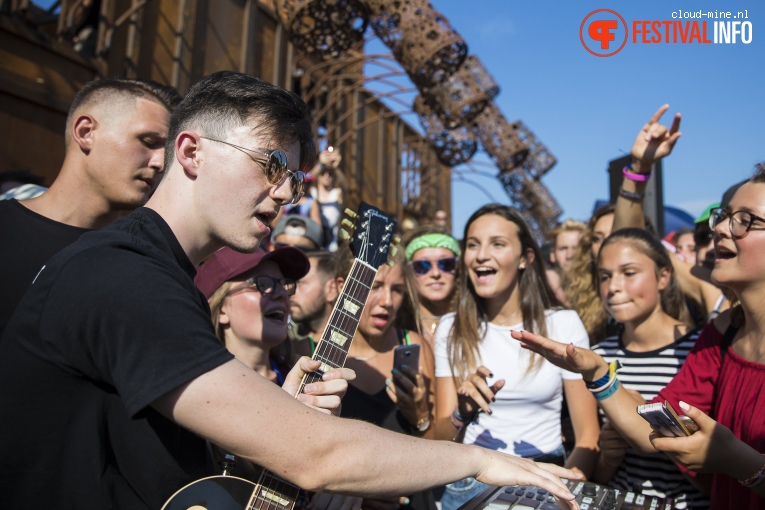 Petit Biscuit op Paléo Festival 2017 foto