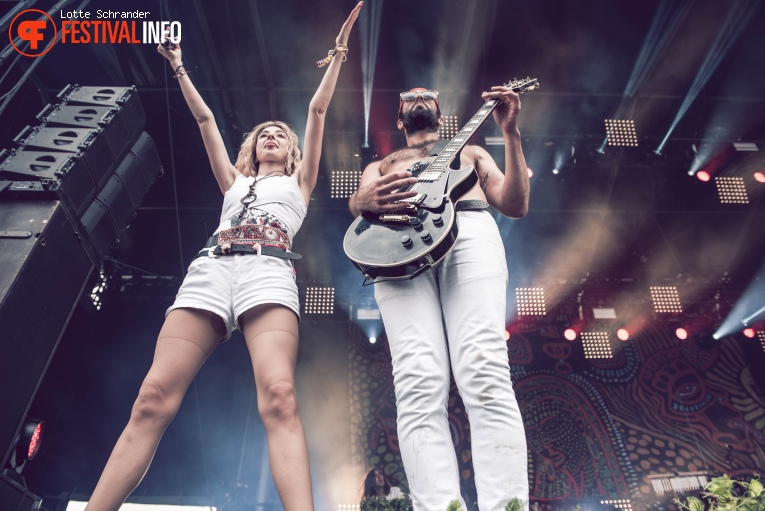 Crystal Fighters op Lollapalooza Paris 2017 foto