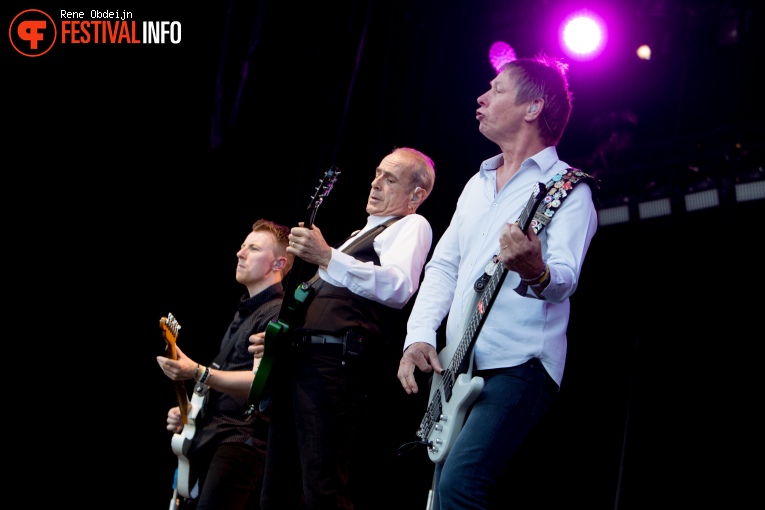 Status Quo op Suikerrock 2017 foto