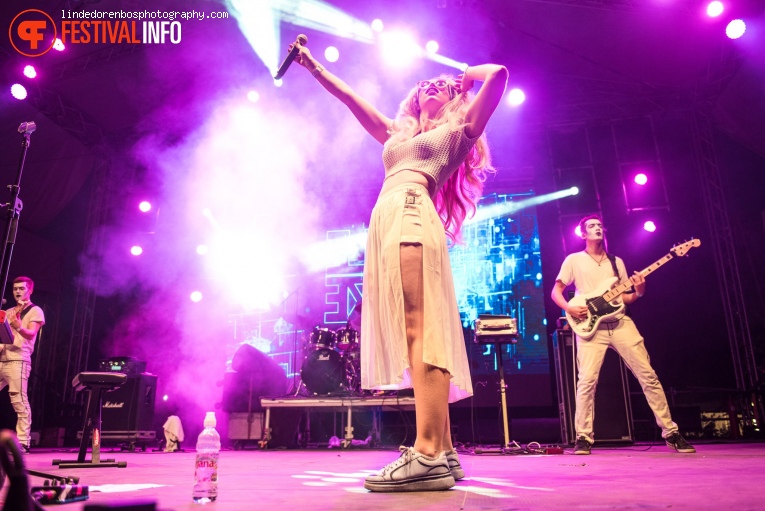 Elle Exxe op Sziget 2017 - Woensdag foto