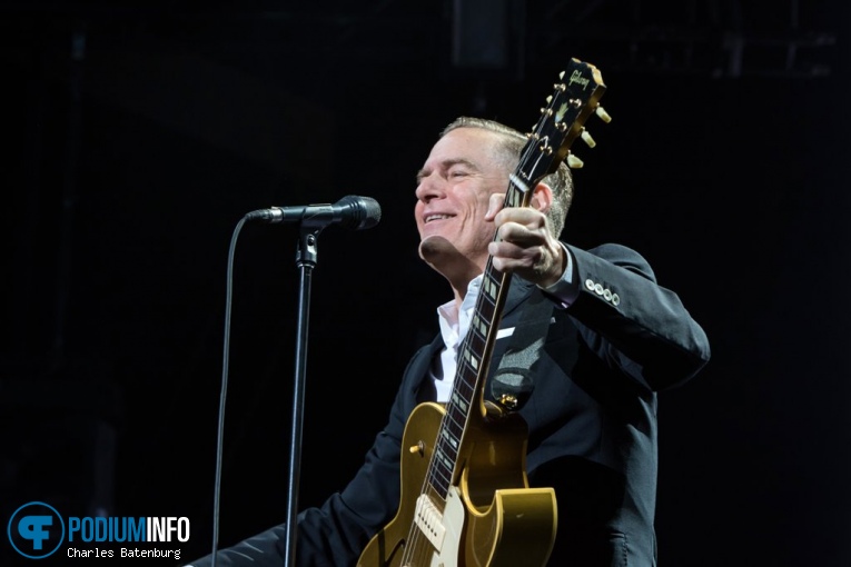 Foto Bryan Adams op Bryan Adams - 12/08 - Strijp-S
