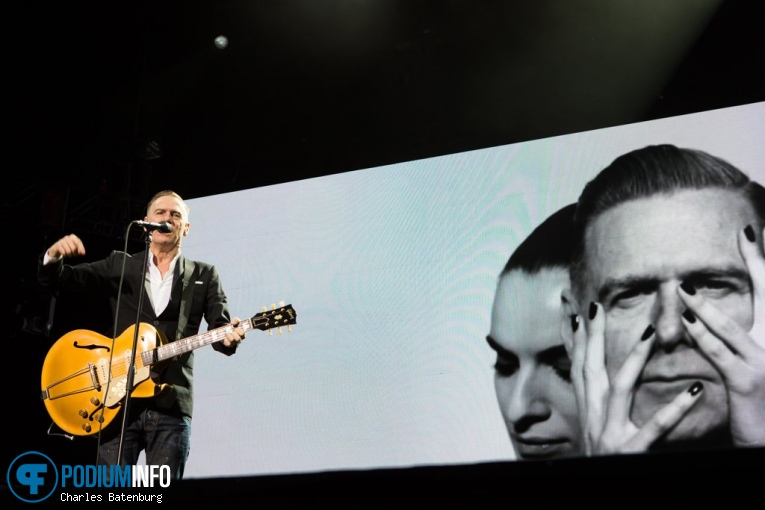 Bryan Adams op Bryan Adams - 12/08 - Strijp-S foto