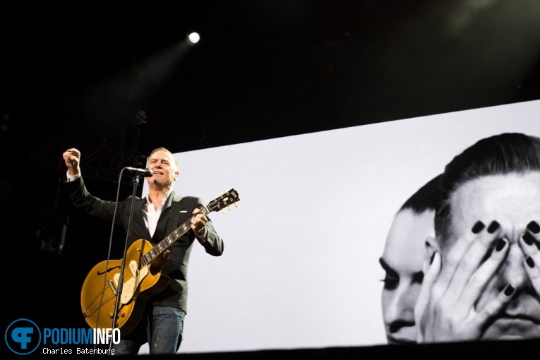 Bryan Adams op Bryan Adams - 12/08 - Strijp-S foto