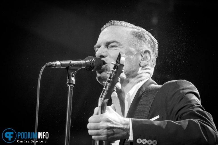 Bryan Adams op Bryan Adams - 12/08 - Strijp-S foto