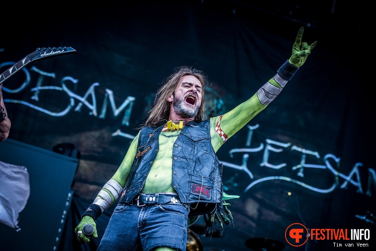 Flotsam and Jetsam op Into The Grave 2017 - Vrijdag foto