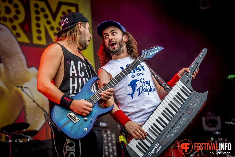 Alestorm op Into The Grave 2017 - Vrijdag foto