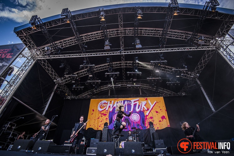 The Charm The Fury op Into The Grave 2017 - Vrijdag foto