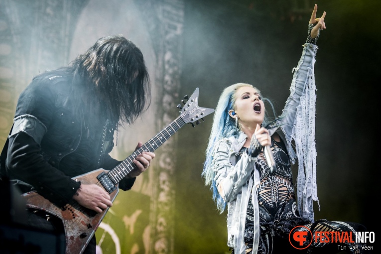 Arch Enemy op Into The Grave 2017 - Zaterdag foto