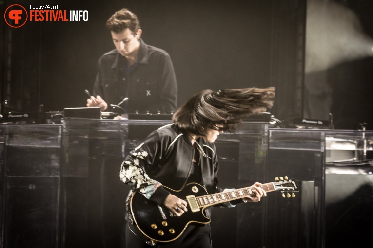 The XX op Lowlands 2017 - Vrijdag foto