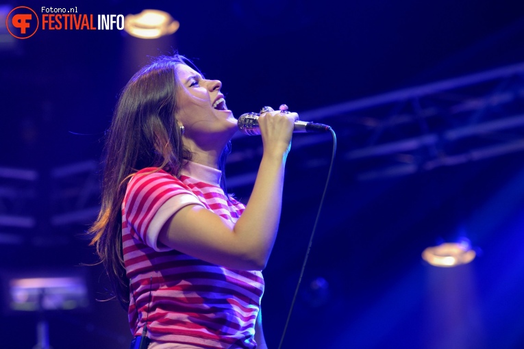 Léon op Lowlands 2017 - Vrijdag foto