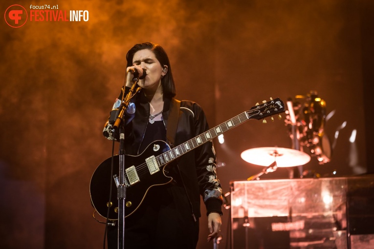 The XX op Lowlands 2017 - Vrijdag foto