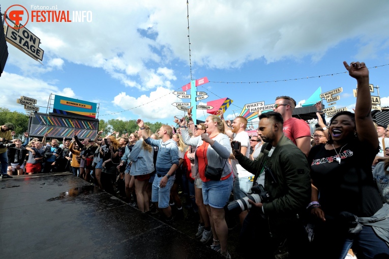 Ronnie Flex op Lowlands 2017 - Zaterdag foto