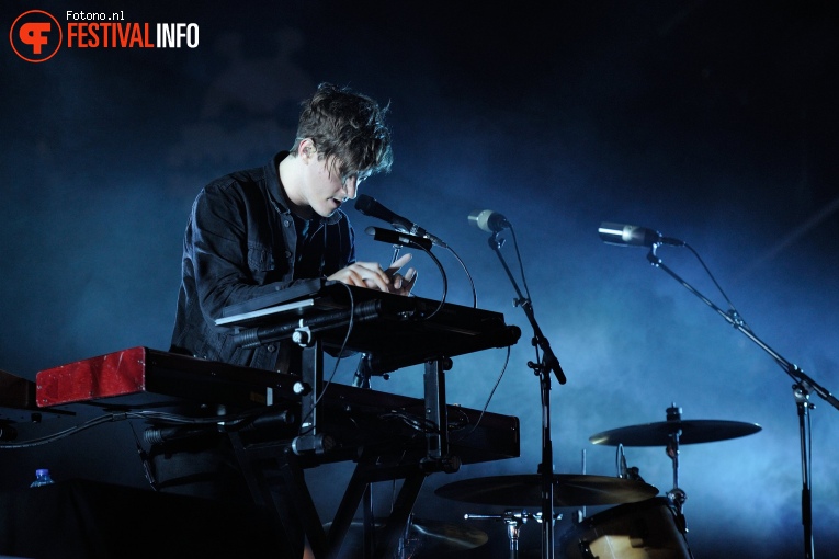 London Grammar op Lowlands 2017 - Zaterdag foto