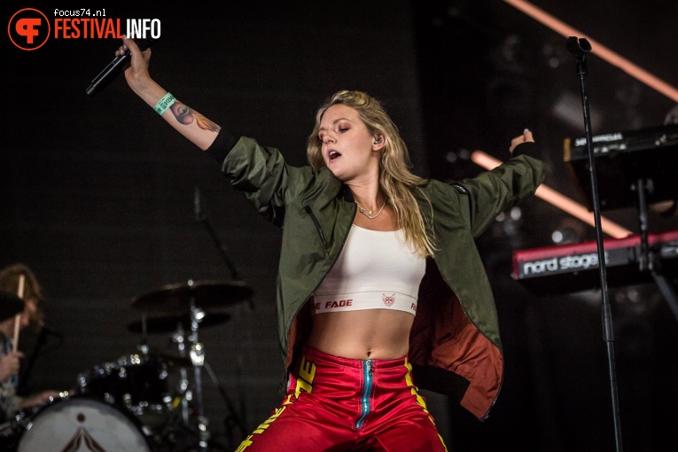 Tove Lo op Lowlands 2017 - Zaterdag foto