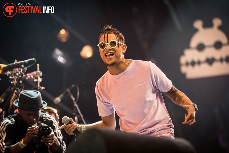 Ronnie Flex op Lowlands 2017 - Zaterdag foto