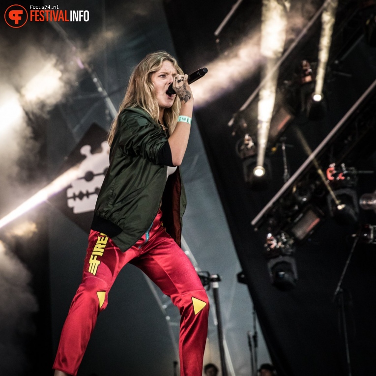 Tove Lo op Lowlands 2017 - Zaterdag foto