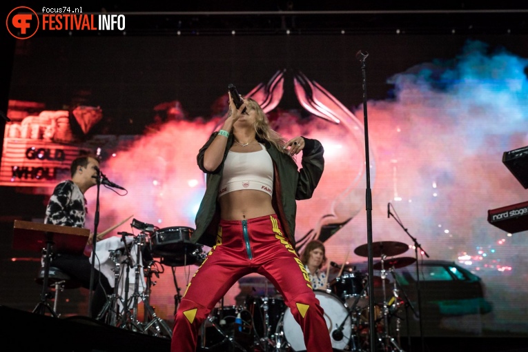 Tove Lo op Lowlands 2017 - Zaterdag foto