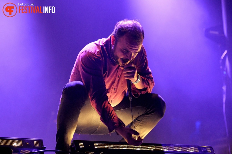 Future Islands op Lowlands 2017 - Zondag foto