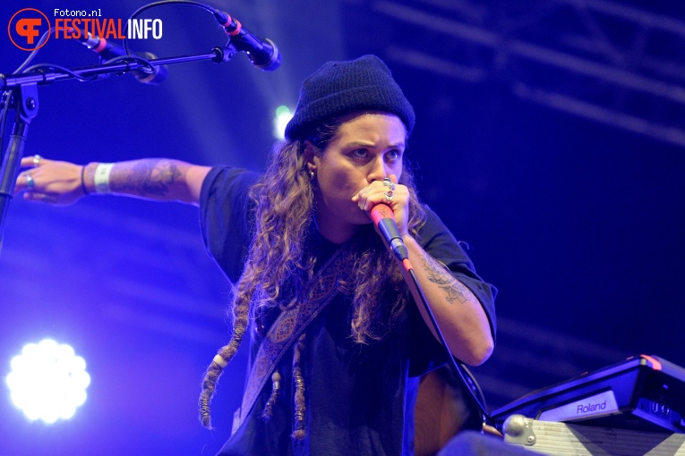 Tash Sultana op Lowlands 2017 - Zondag foto