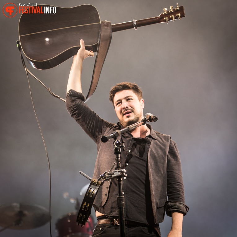 Mumford and Sons op Lowlands 2017 - Zondag foto