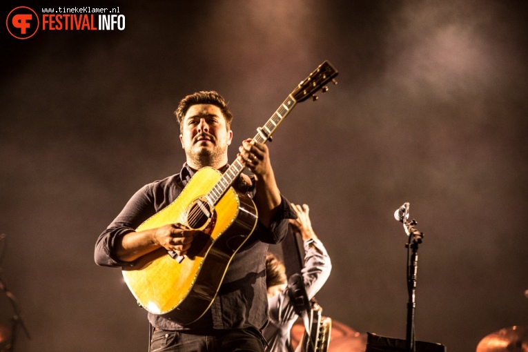 Mumford and Sons op Pukkelpop 2017 - Zaterdag foto