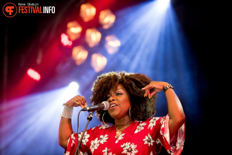 Michelle David & The Gospel Sessions op Bluesrock Tegelen 2017 foto