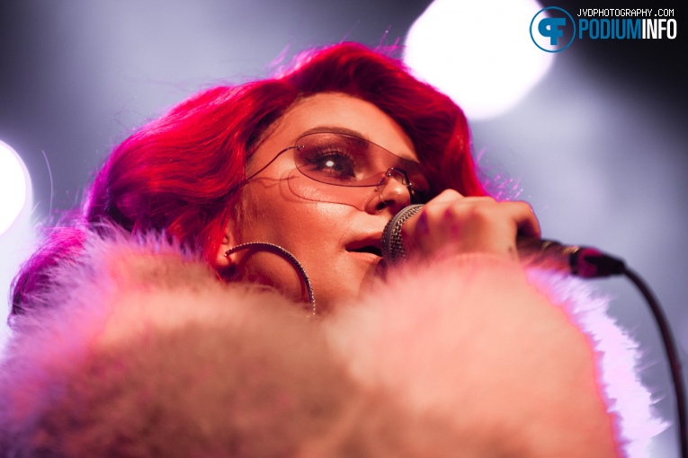 Roxeanne Hazes op Roxeanne Hazes - 7/9 - Melkweg foto