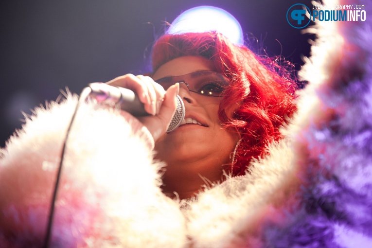 Roxeanne Hazes op Roxeanne Hazes - 7/9 - Melkweg foto