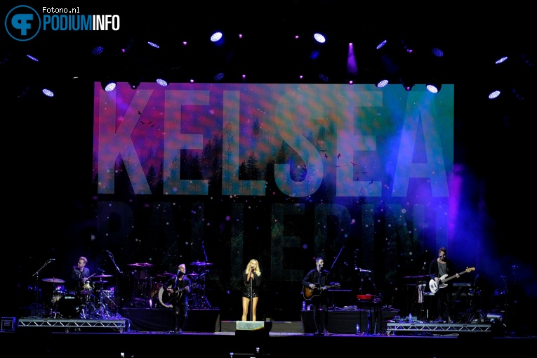 Kelsea Ballerini op Lady Antebellum - 01/10 - AFAS Live foto