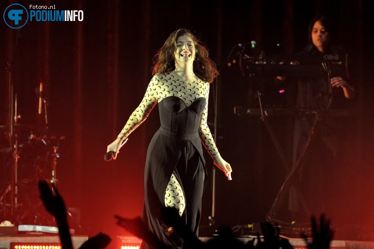 Lorde op Lorde - 04/10 - 013 foto