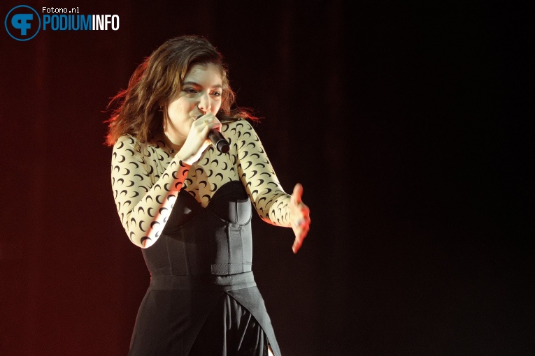 Lorde op Lorde - 04/10 - 013 foto