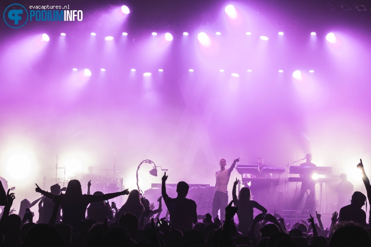 Machine Gun Kelly - 05/10 - 013 foto