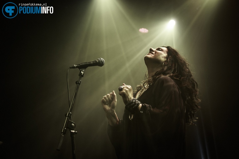 Sari Schorr & The Engine Room op Sari Schorr - 05/10 - De Helling foto