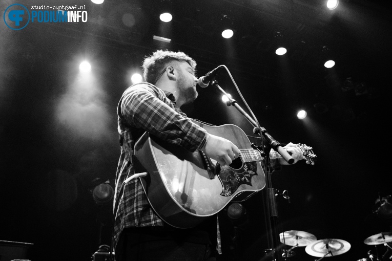 Craig Gallagher op Gavin James - 07/10 - Effenaar foto