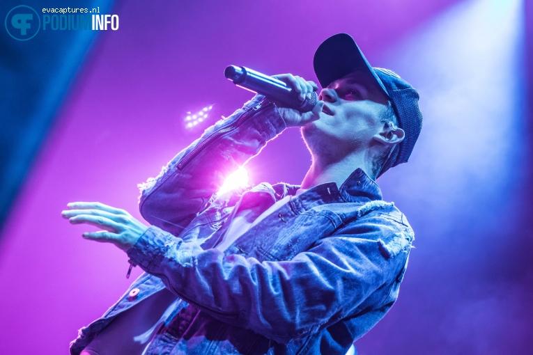 Bars and Melody op Jacob Sartorius - 11/10 - TivoliVredenburg foto