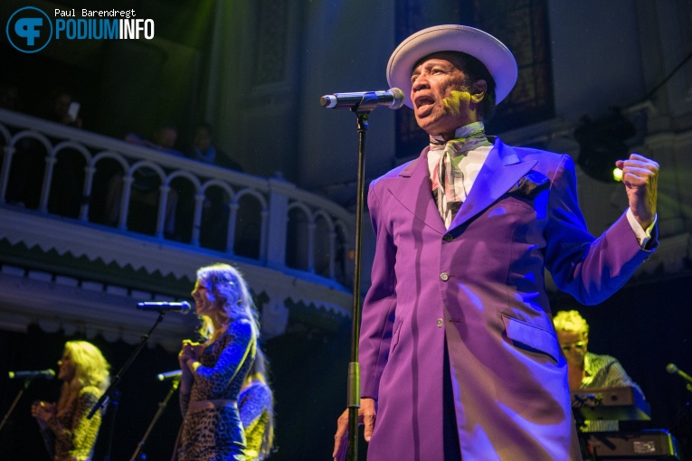 Kid Creole & The Coconuts op Kid Creole and the Coconuts - 11/10 - Paradiso foto