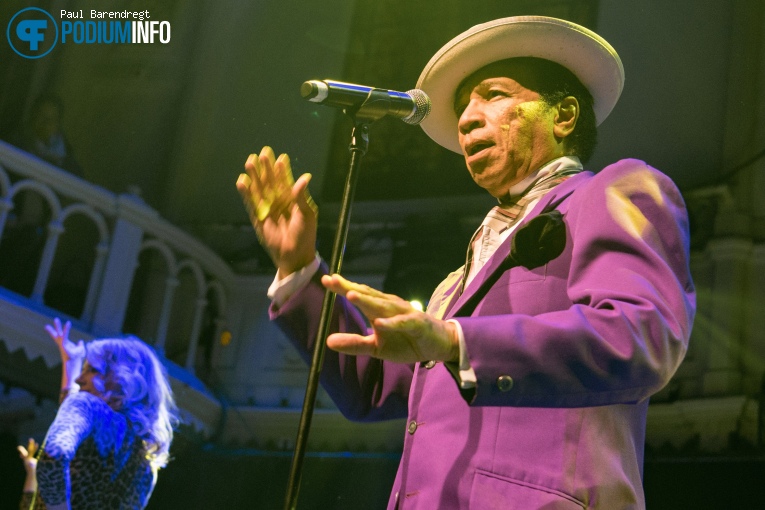 Kid Creole & The Coconuts op Kid Creole and the Coconuts - 11/10 - Paradiso foto