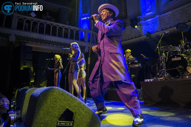 Kid Creole & The Coconuts op Kid Creole and the Coconuts - 11/10 - Paradiso foto