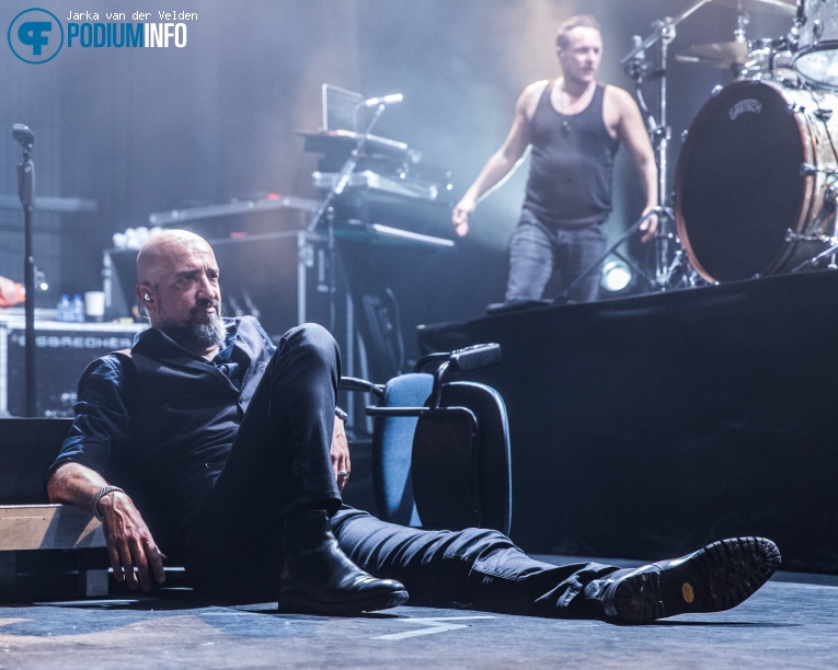 Eisbrecher op Eisbrecher - 13/10 - Effenaar foto