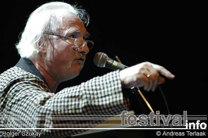 Holger Czukay op Crossing Border 2003 foto