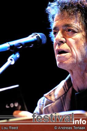 Lou Reed op Crossing Border 2003 foto