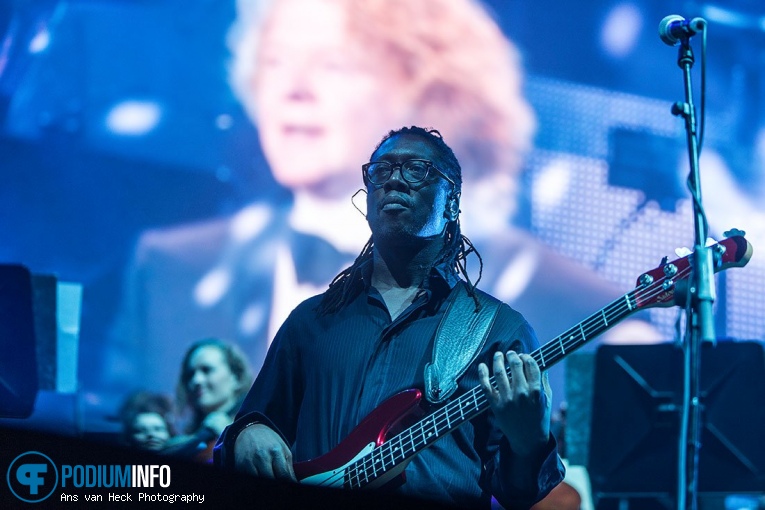 Simply Red op Symphonica in Rosso met Simply Red - 25/10 - Ziggo Dome foto