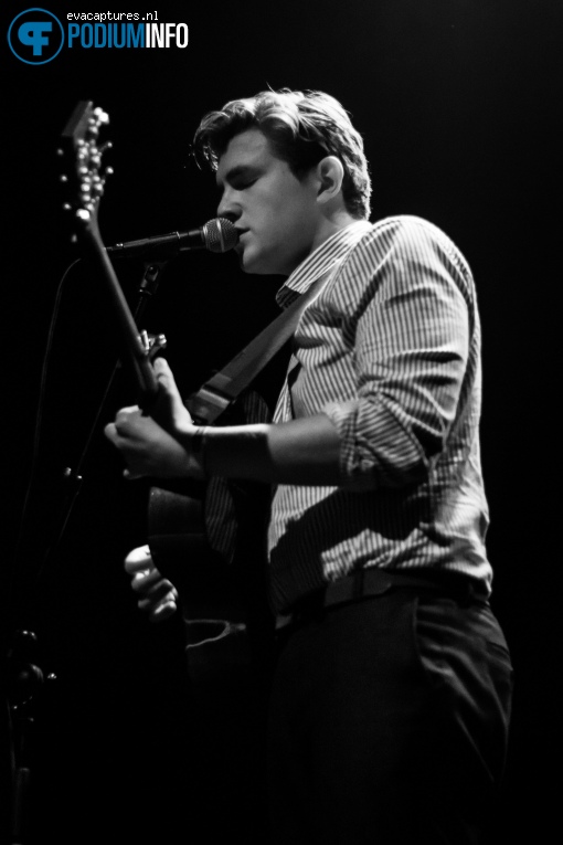 Axel Flóvent op Alex Vargas - 26/10 - Effenaar foto