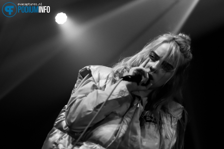 Billie Eilish op Billie Eilish - 27/10 - Melkweg Upstairs foto