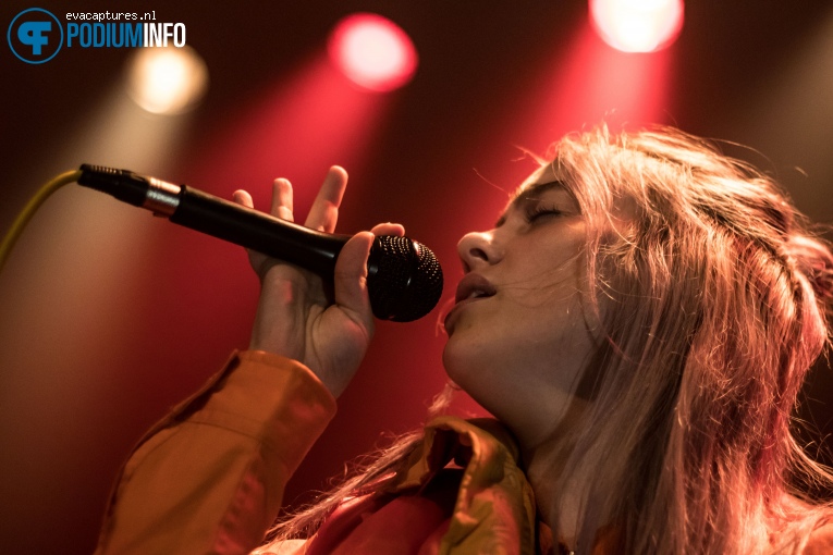 Billie Eilish op Billie Eilish - 27/10 - Melkweg Upstairs foto