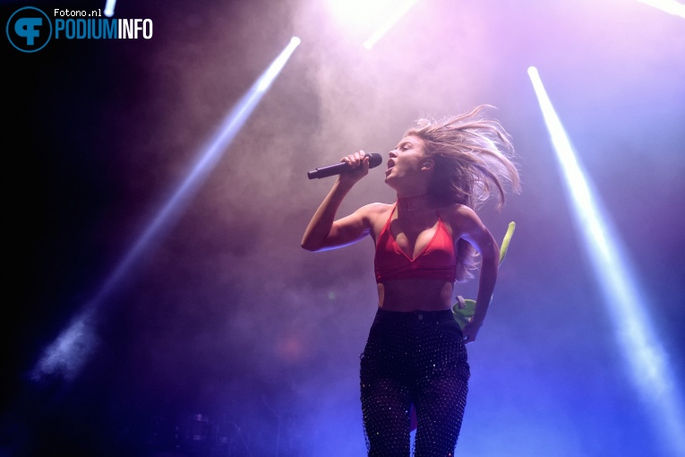 Zara Larsson op Zara Larsson - AFAS Live - 31/10 foto